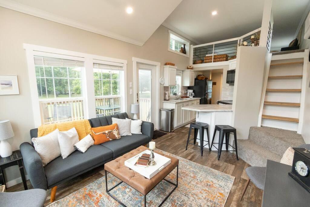 Pet Friendly Tiny House Rental With New Access To Guadalupe River Nbtx Нью-Браунфелс Екстер'єр фото