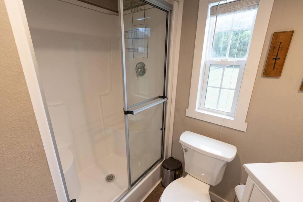 Pet Friendly Tiny House Rental With New Access To Guadalupe River Nbtx Нью-Браунфелс Екстер'єр фото