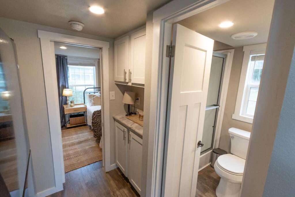 Pet Friendly Tiny House Rental With New Access To Guadalupe River Nbtx Нью-Браунфелс Екстер'єр фото