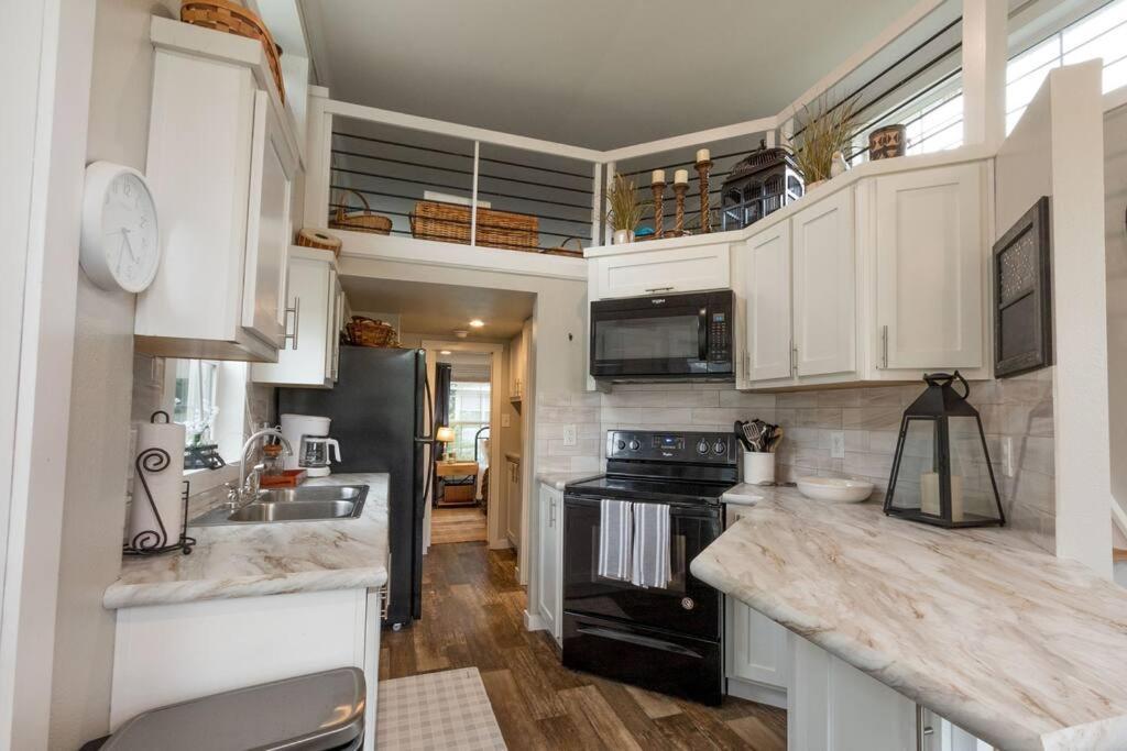 Pet Friendly Tiny House Rental With New Access To Guadalupe River Nbtx Нью-Браунфелс Екстер'єр фото