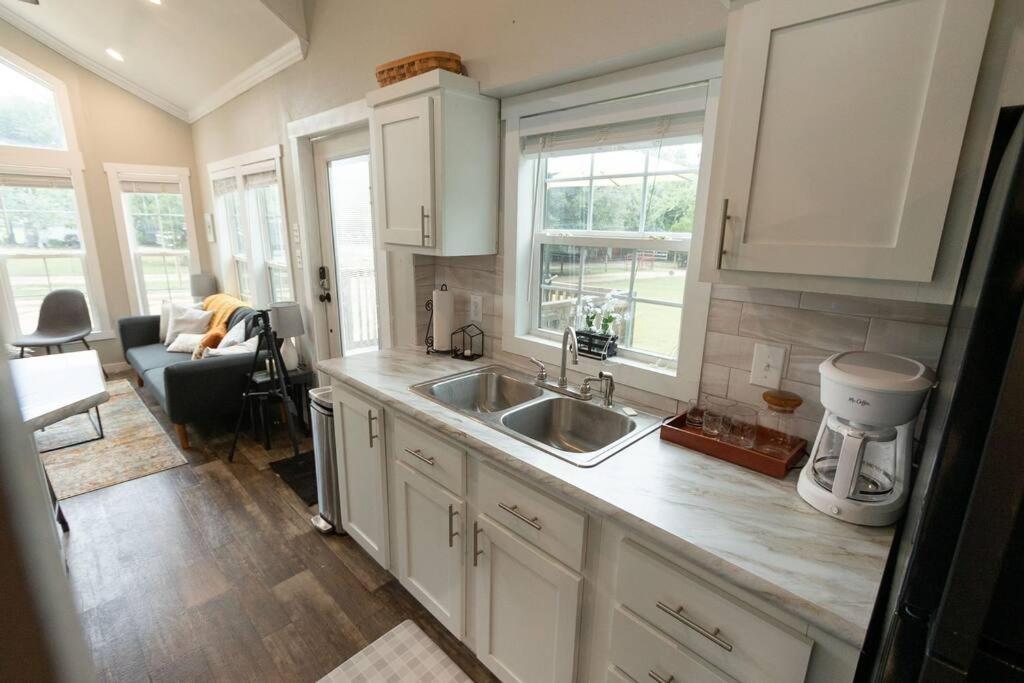 Pet Friendly Tiny House Rental With New Access To Guadalupe River Nbtx Нью-Браунфелс Екстер'єр фото
