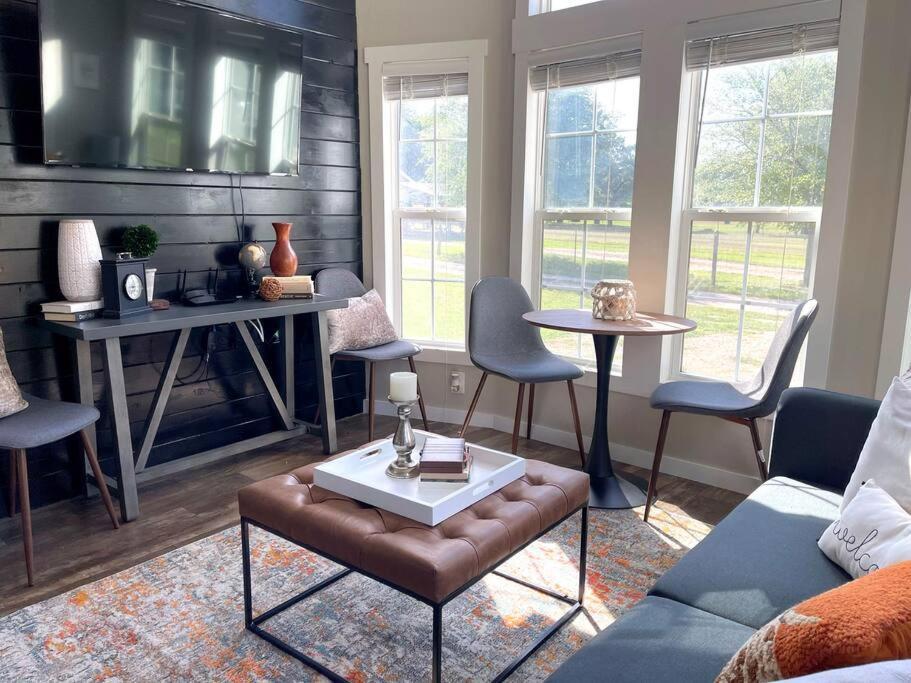 Pet Friendly Tiny House Rental With New Access To Guadalupe River Nbtx Нью-Браунфелс Екстер'єр фото