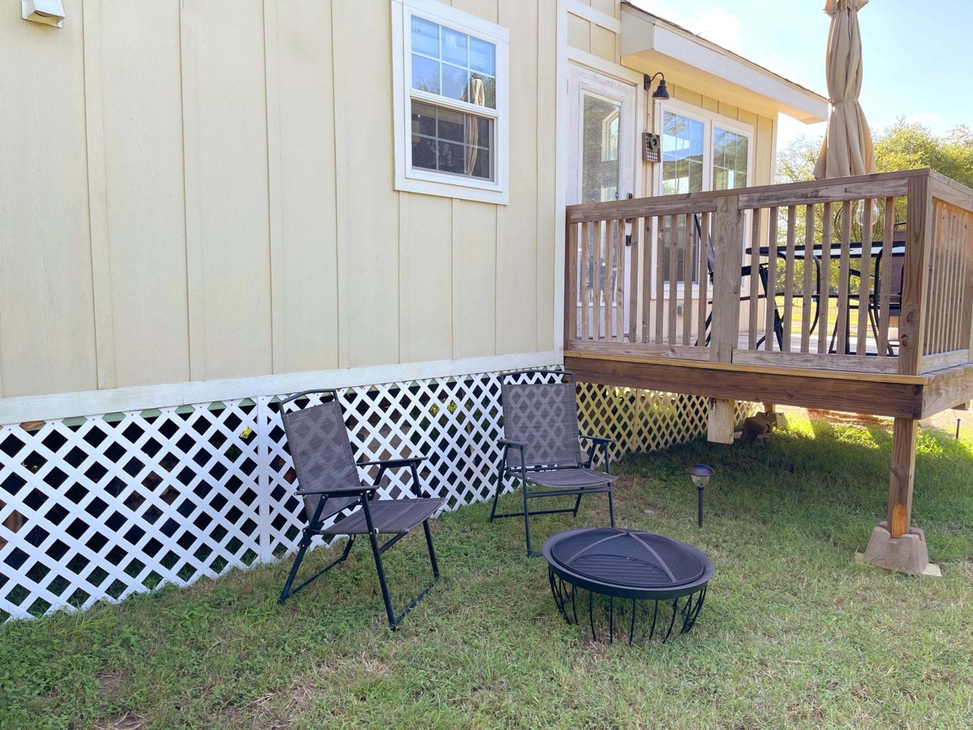 Pet Friendly Tiny House Rental With New Access To Guadalupe River Nbtx Нью-Браунфелс Екстер'єр фото