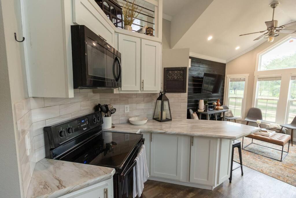 Pet Friendly Tiny House Rental With New Access To Guadalupe River Nbtx Нью-Браунфелс Екстер'єр фото