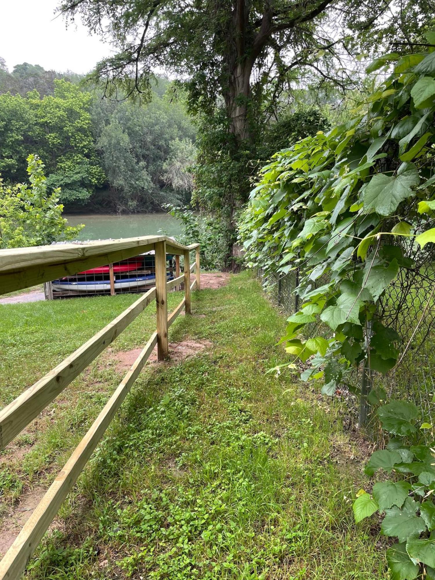 Pet Friendly Tiny House Rental With New Access To Guadalupe River Nbtx Нью-Браунфелс Екстер'єр фото